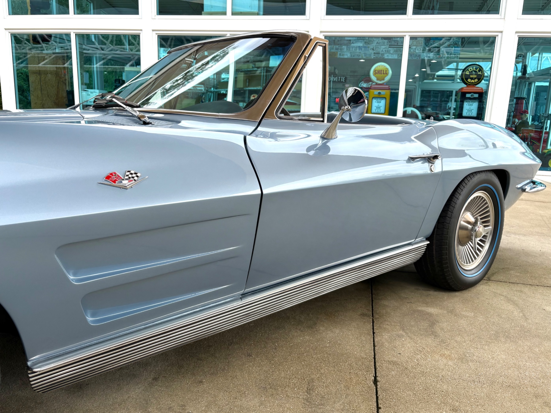 Vehicle photo 14
