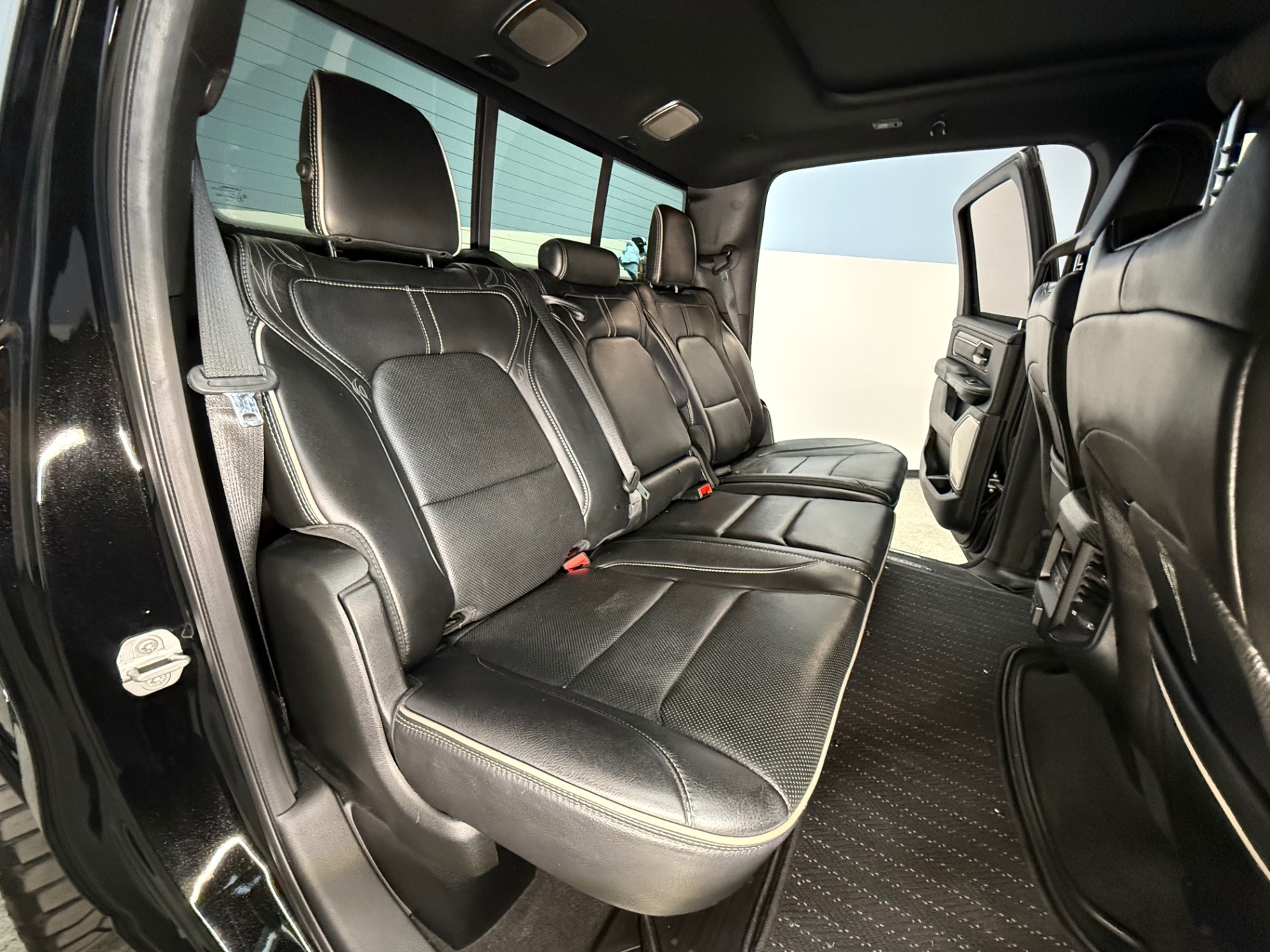 Vehicle photo 45