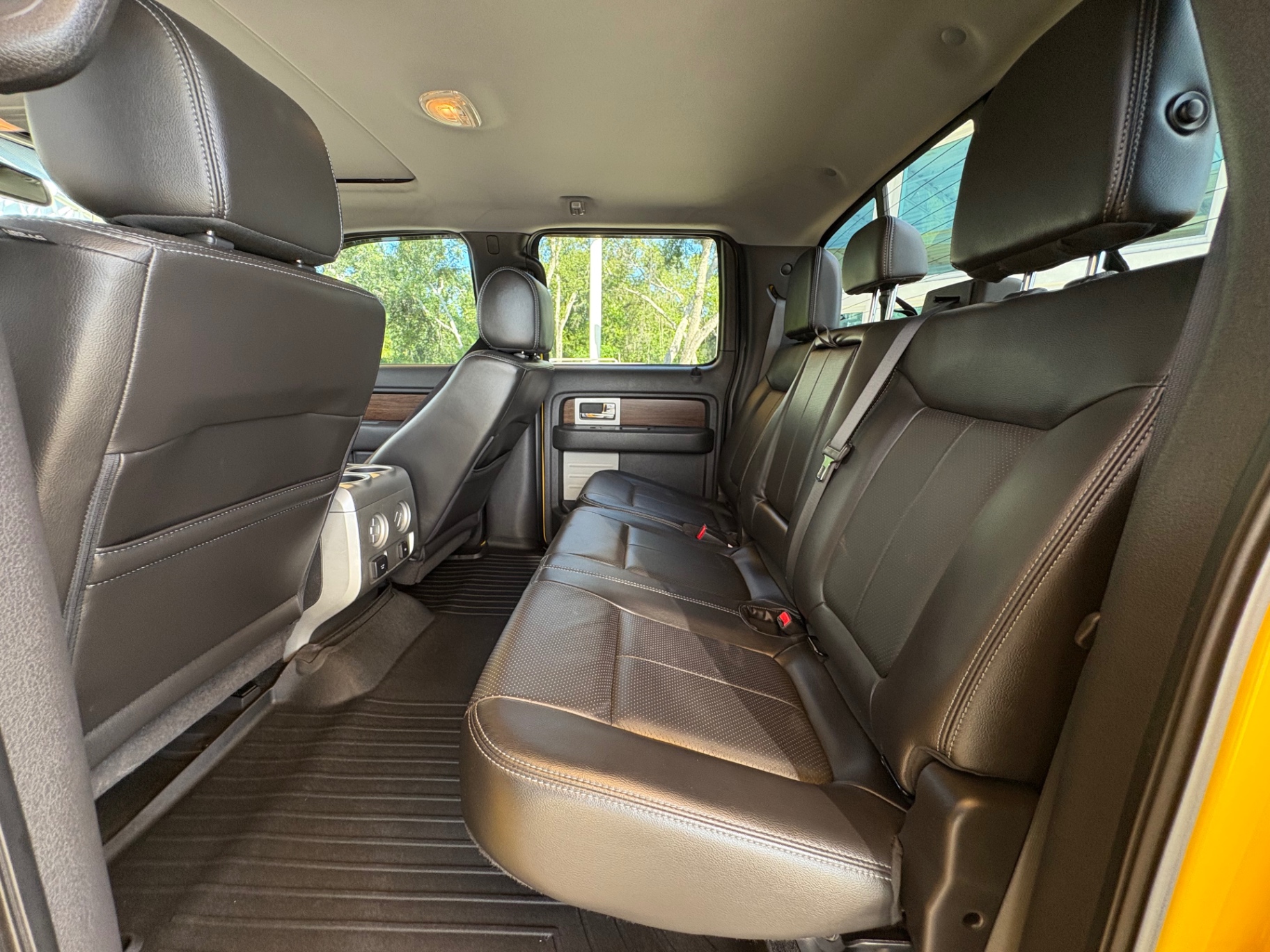 Vehicle photo 38