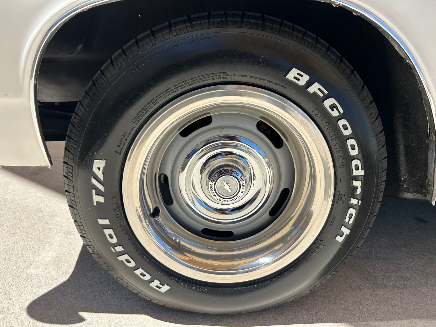 Vehicle photo 19