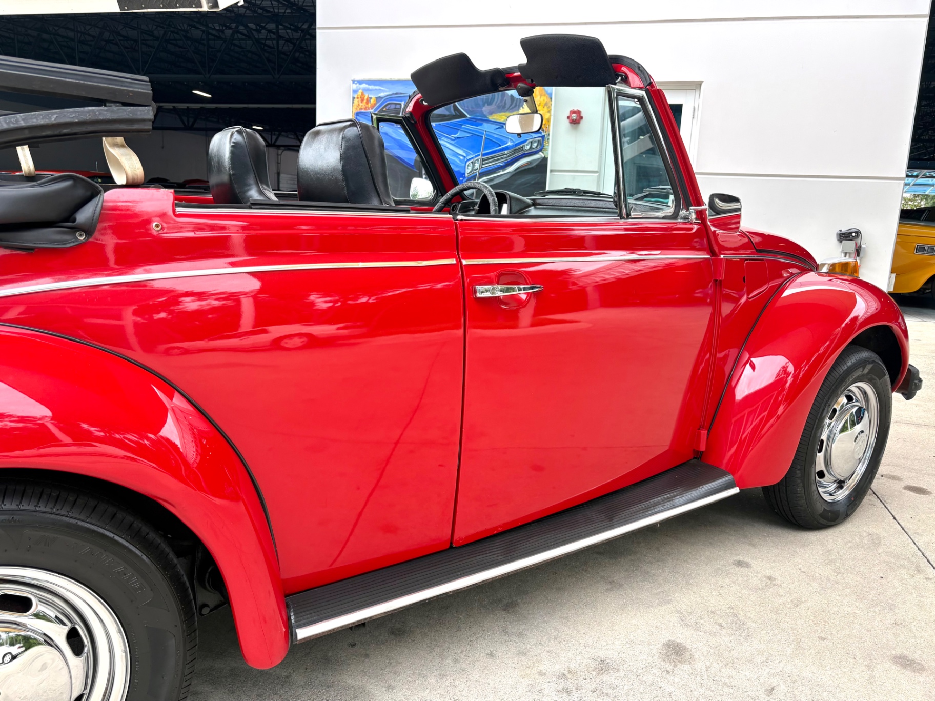 Vehicle photo 17