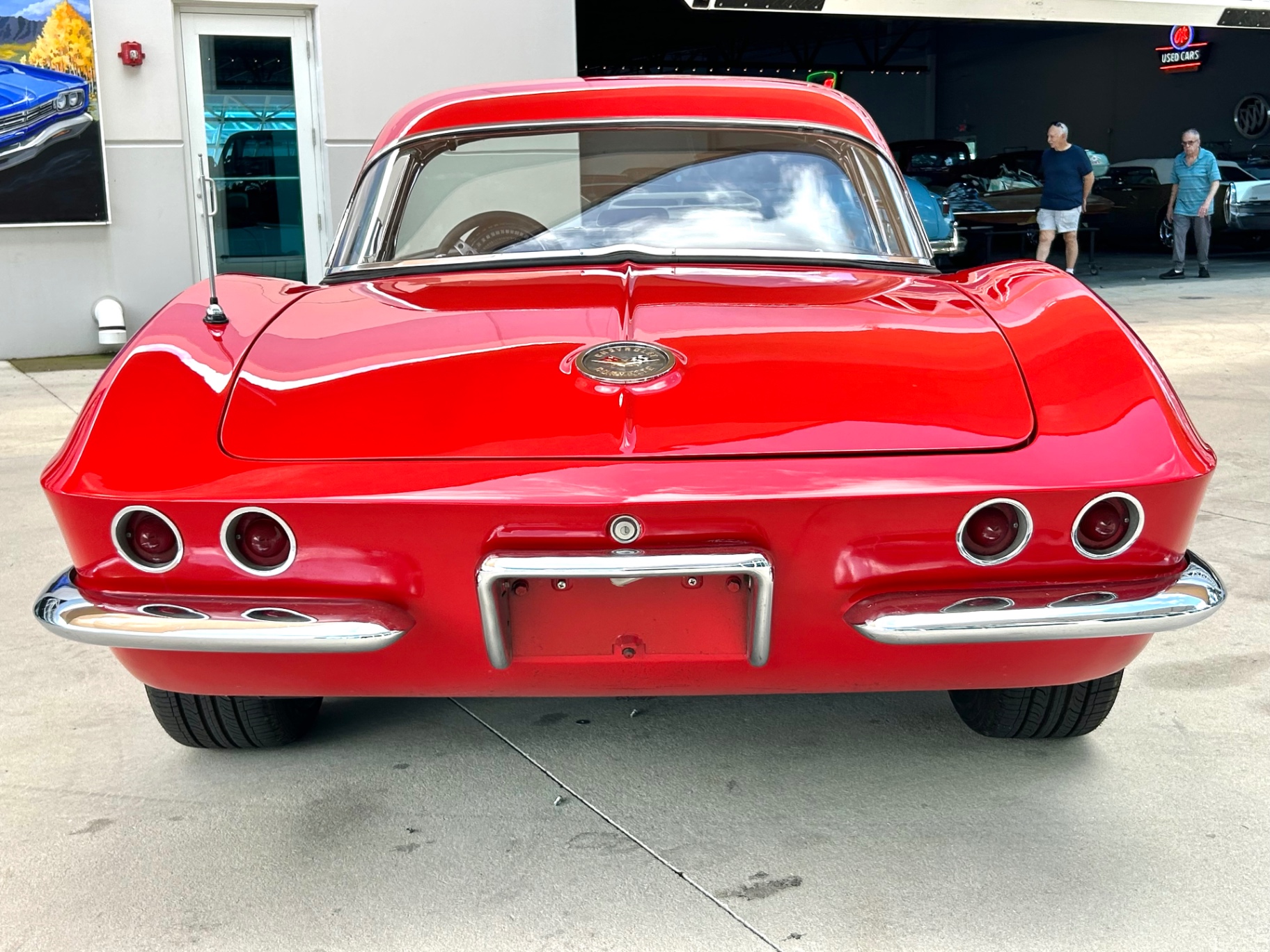 Vehicle photo 19