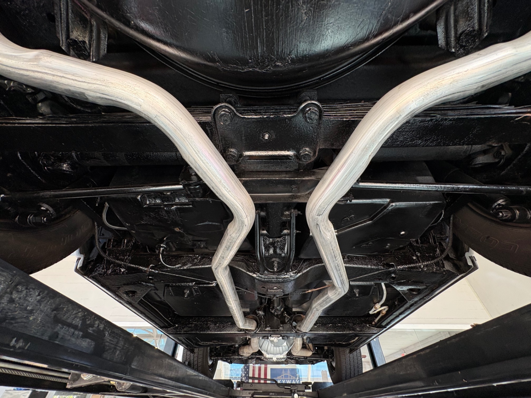 Vehicle photo 57