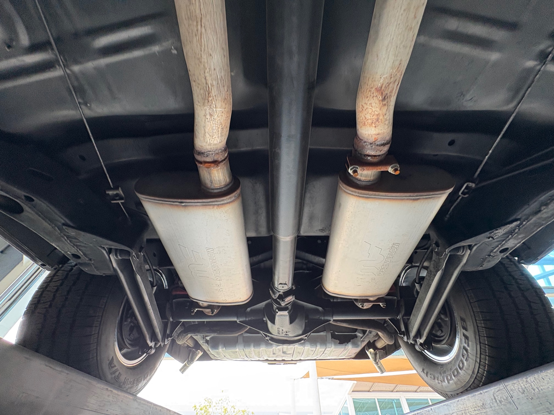 Vehicle photo 56