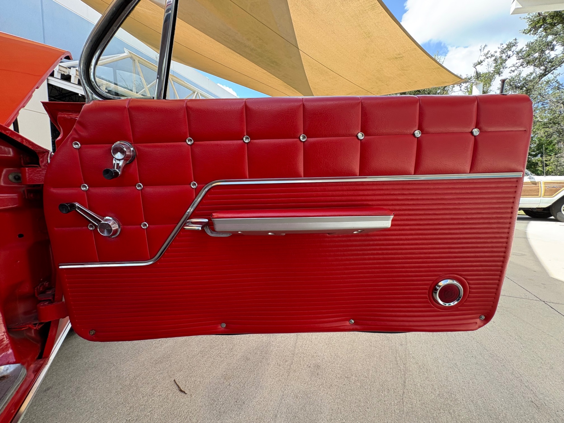 Vehicle photo 38