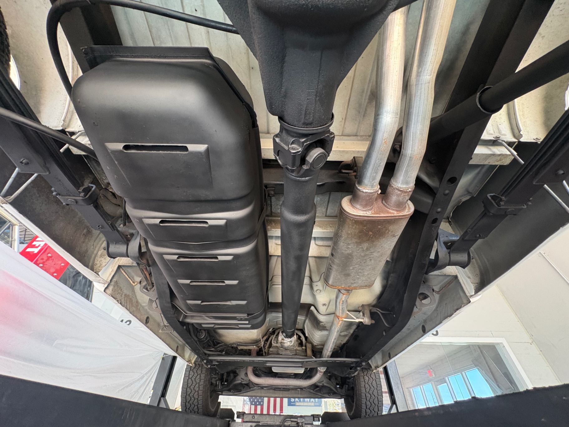 Vehicle photo 44