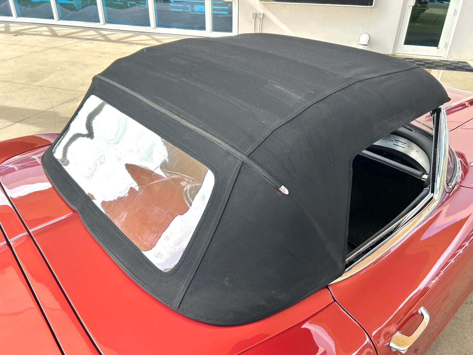 Vehicle photo 23