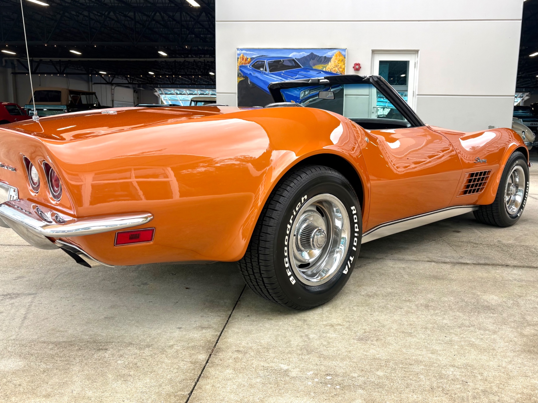 Vehicle photo 16