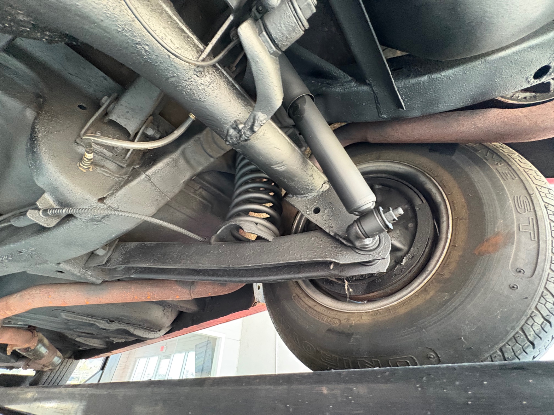 Vehicle photo 46