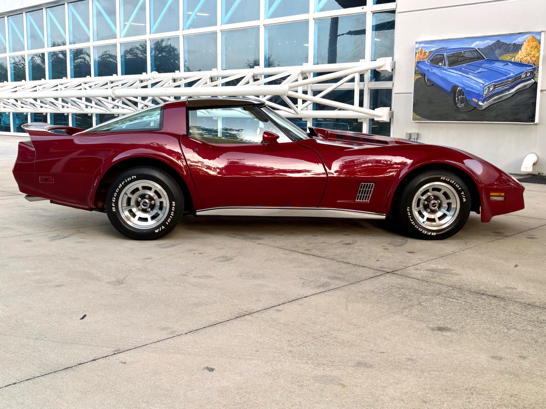 Vehicle photo 5