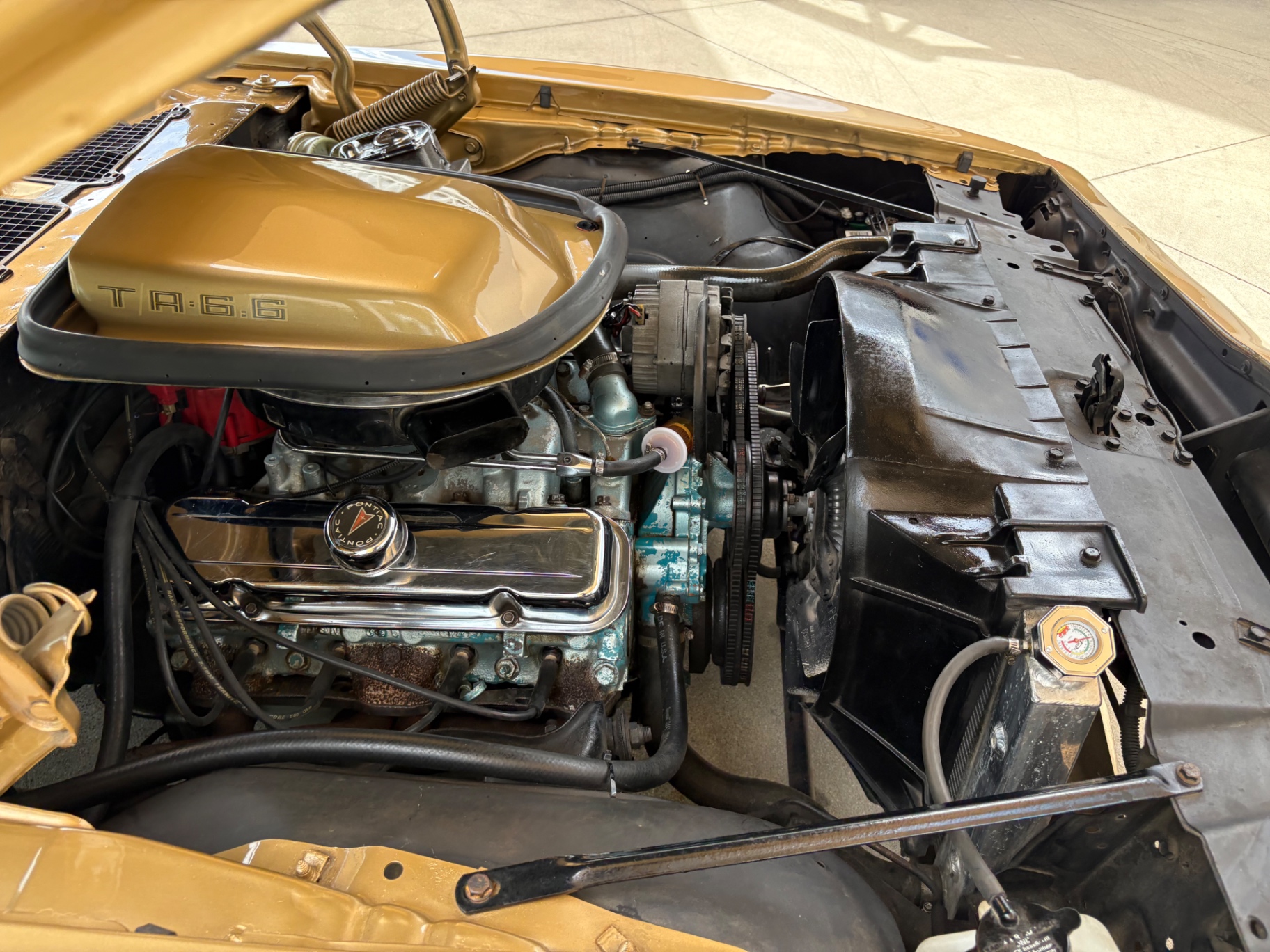 Vehicle photo 24