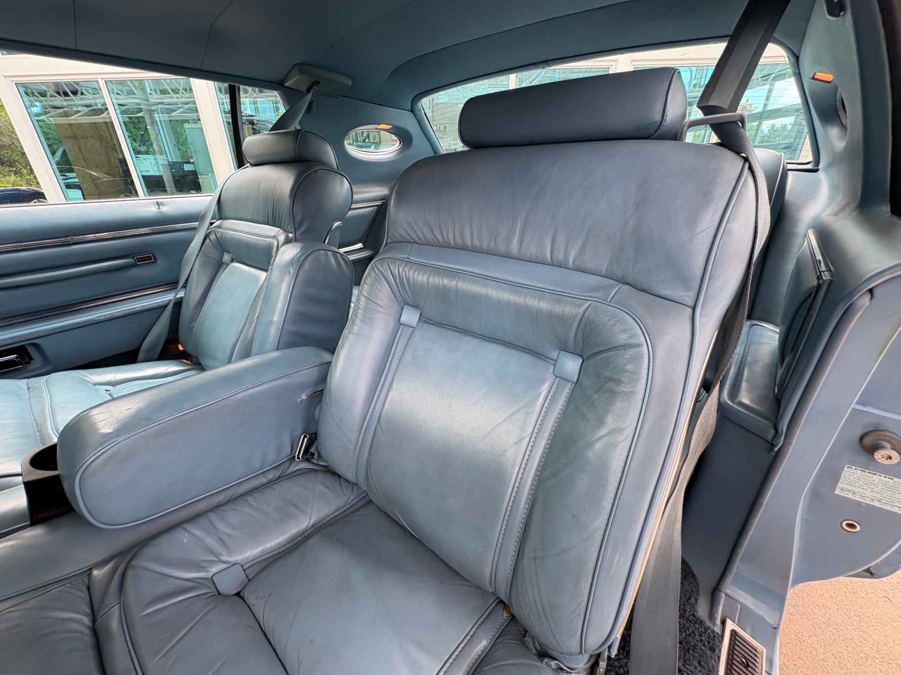 Vehicle photo 34