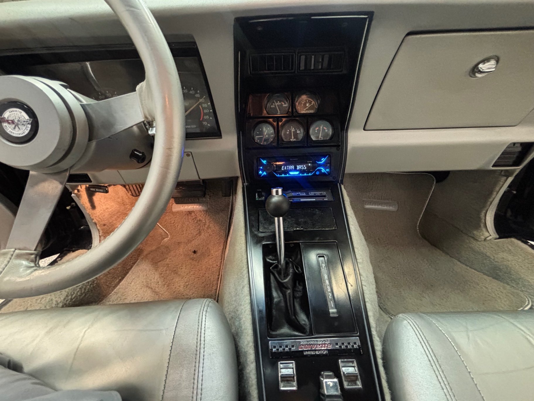 Vehicle photo 27