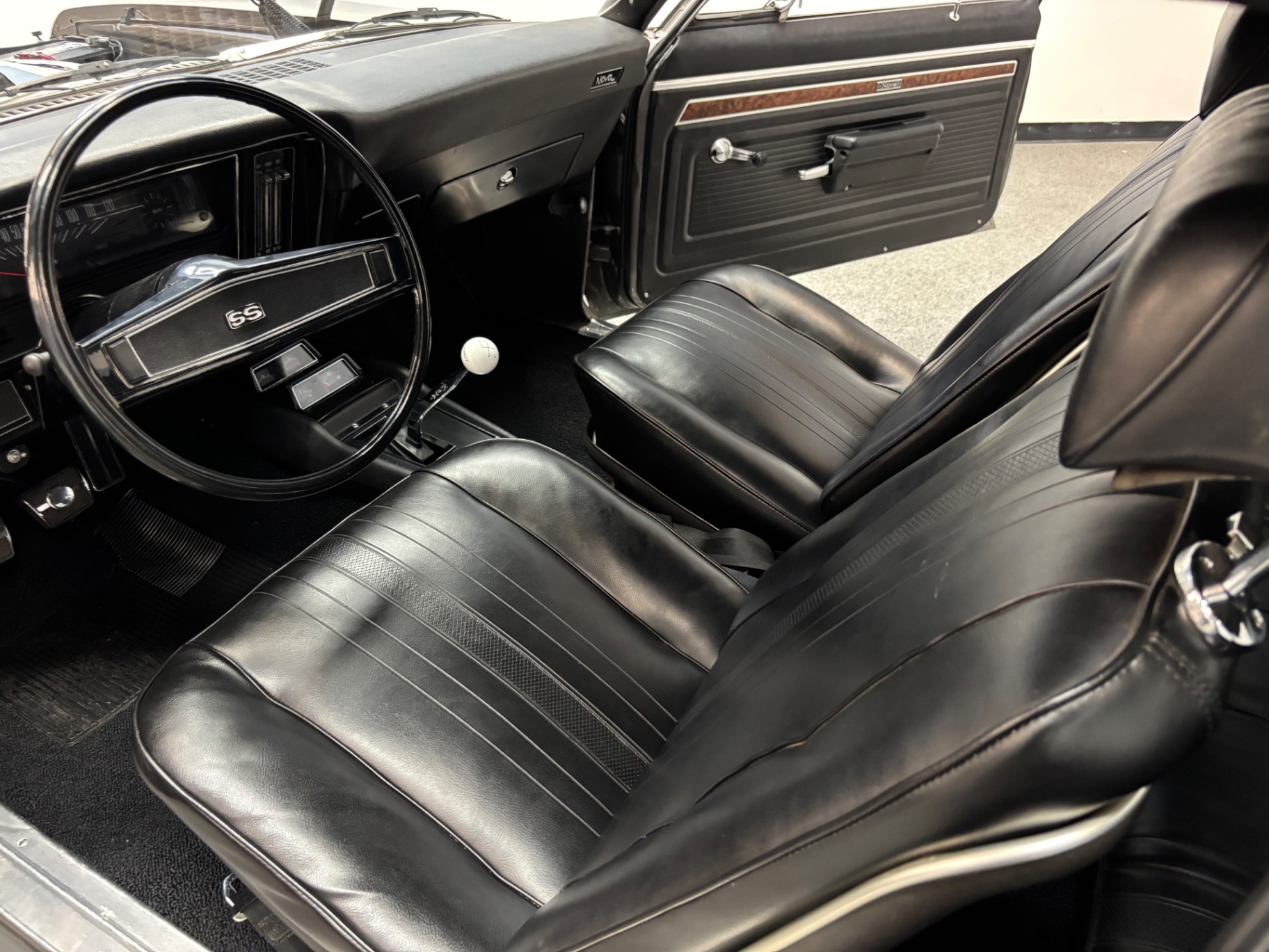 Vehicle photo 22