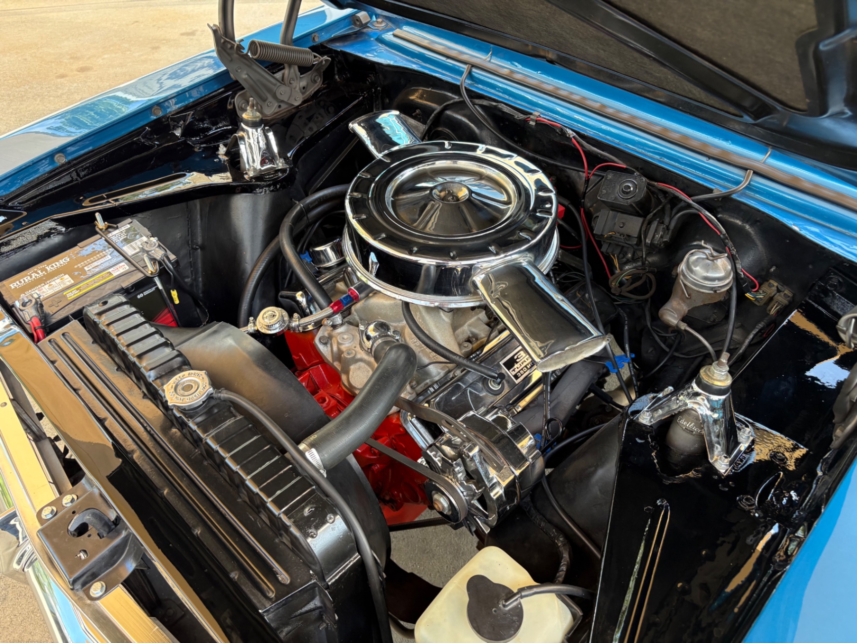 Vehicle photo 28