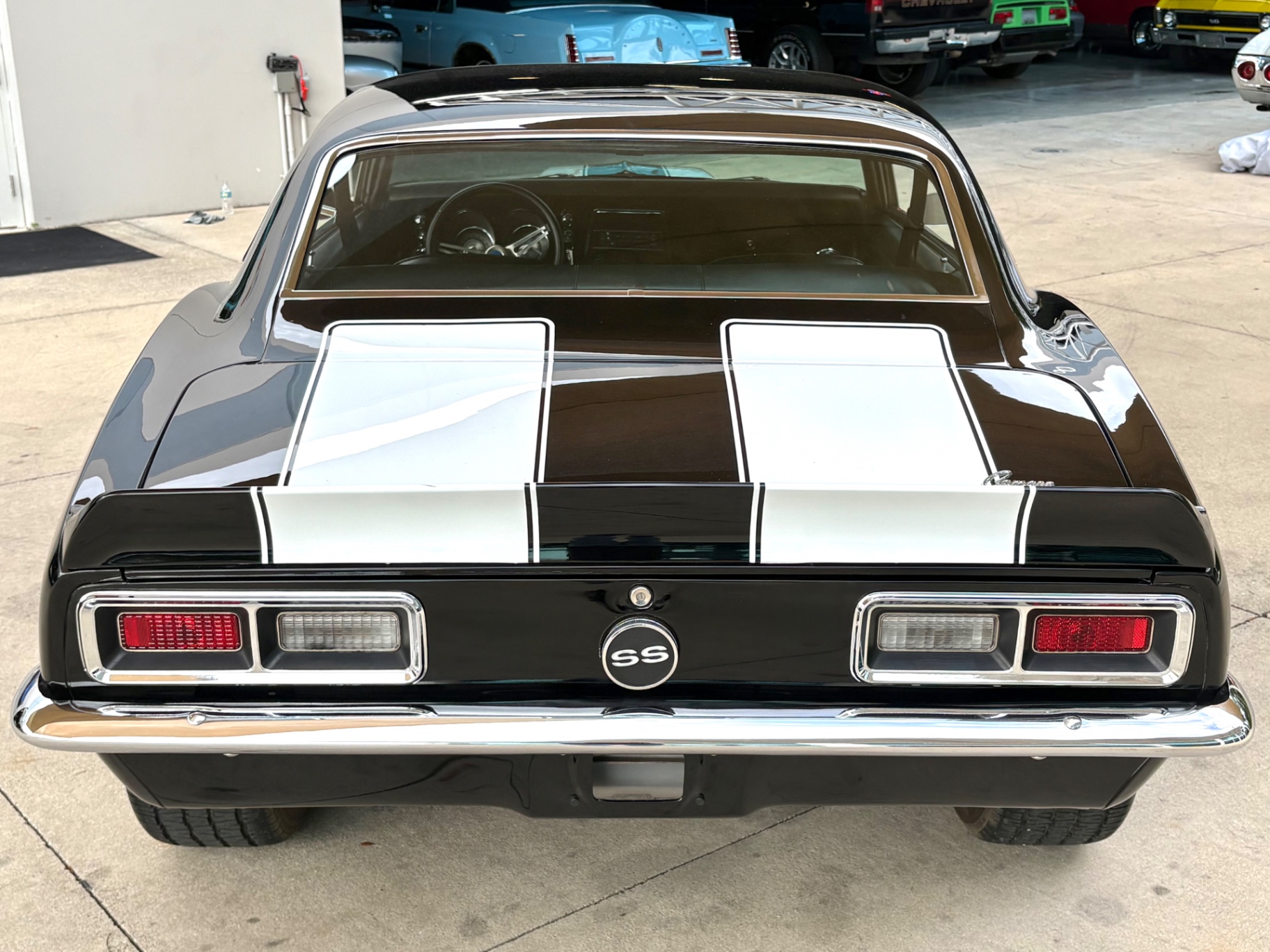 Vehicle photo 8