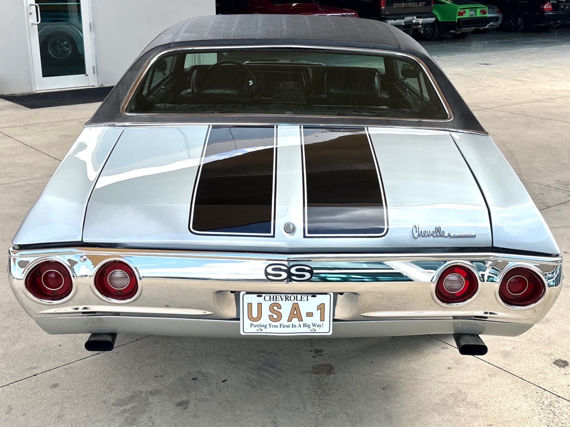 Vehicle photo 8