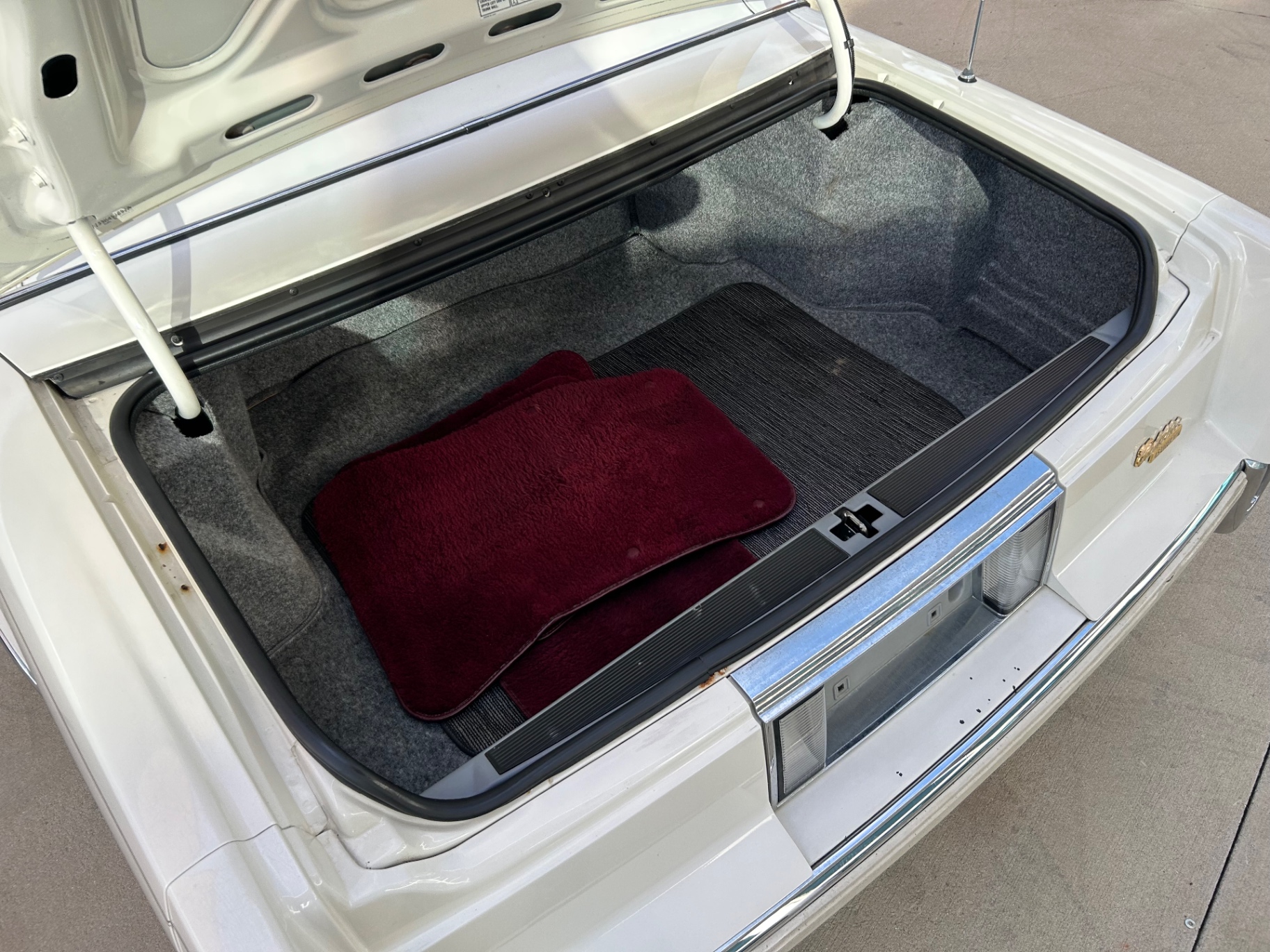 Vehicle photo 9