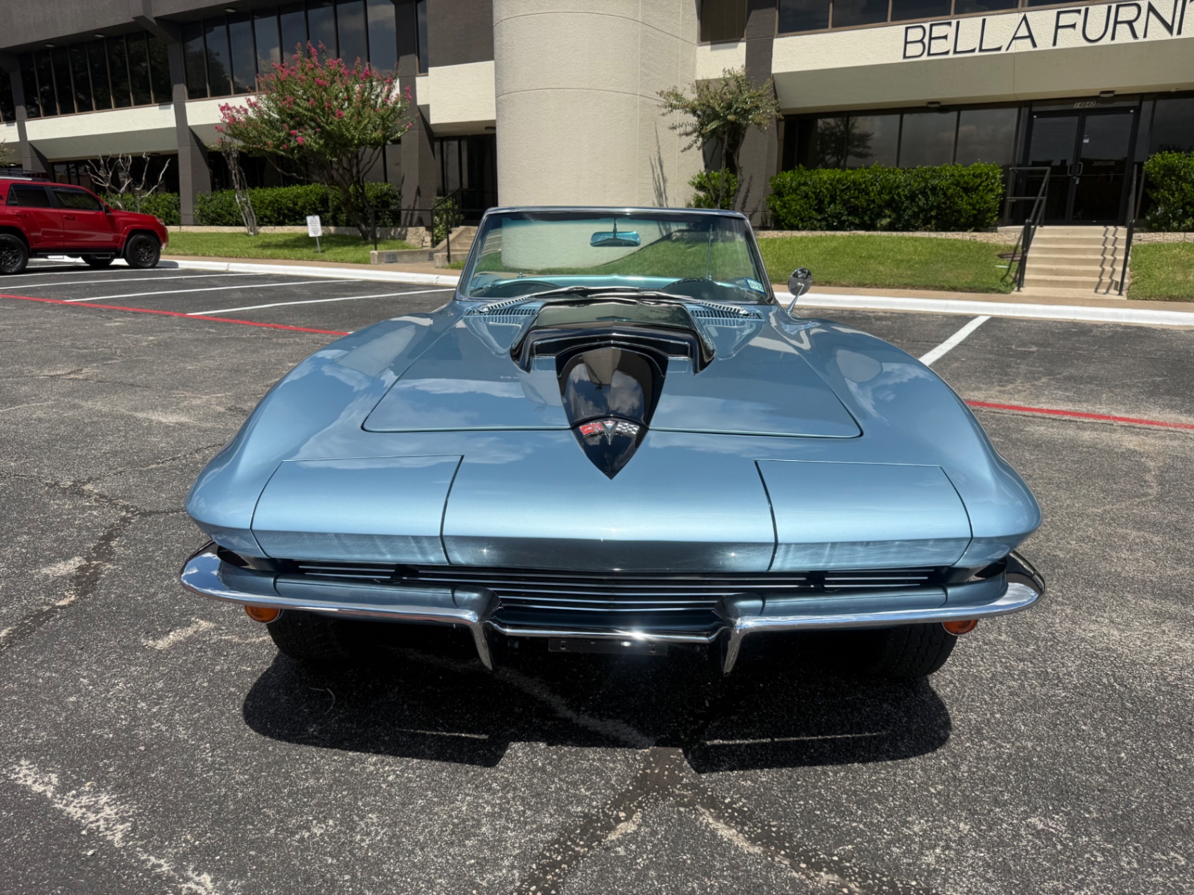 Vehicle photo 3