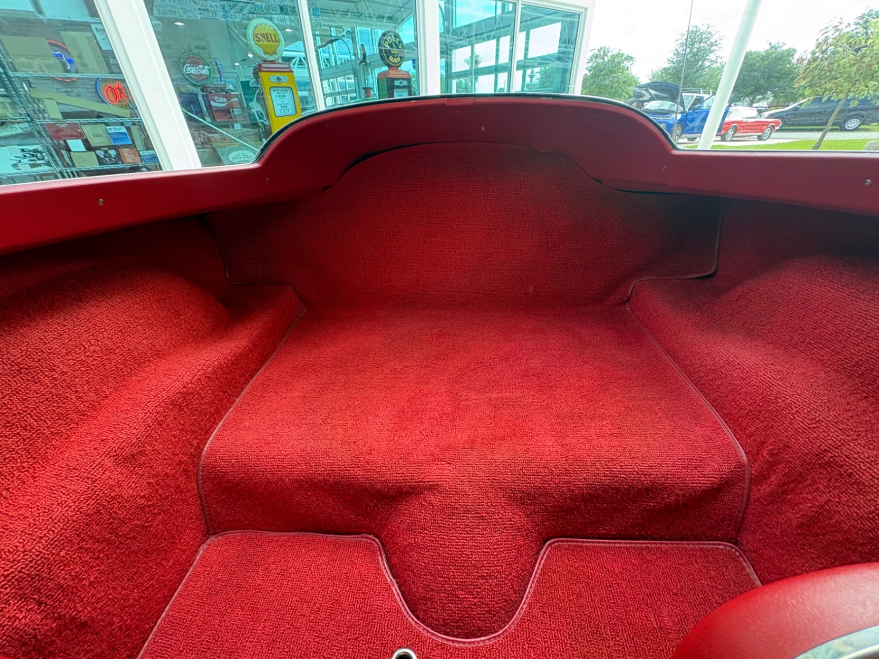 Vehicle photo 37