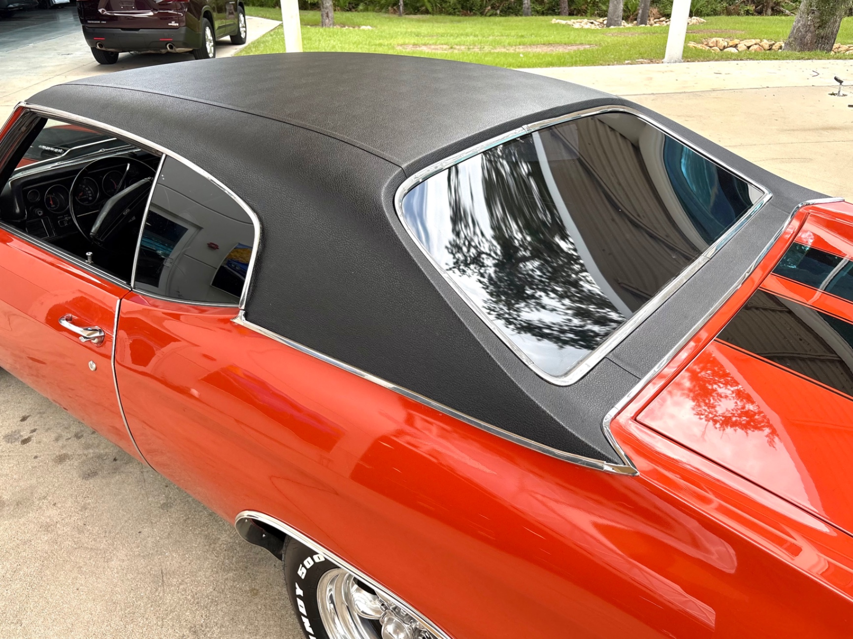 Vehicle photo 21
