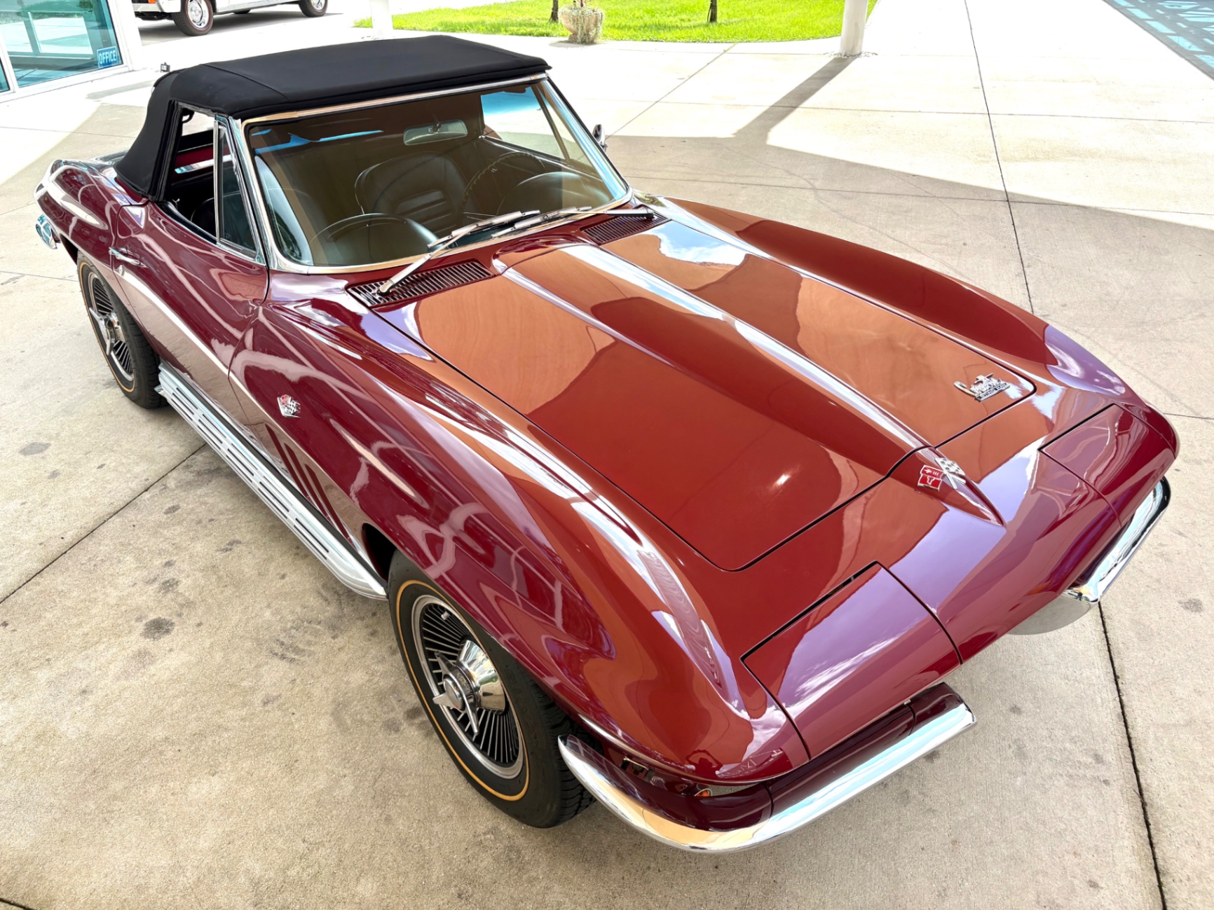 Vehicle photo 21