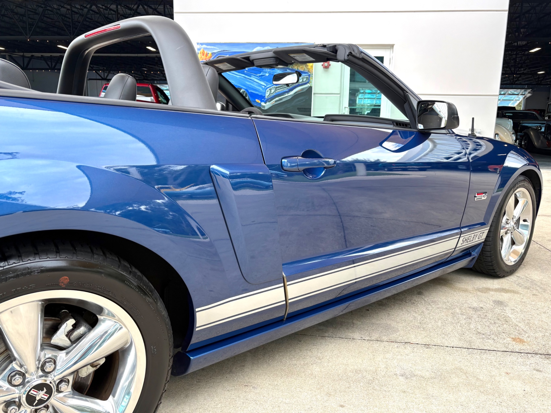 Vehicle photo 17