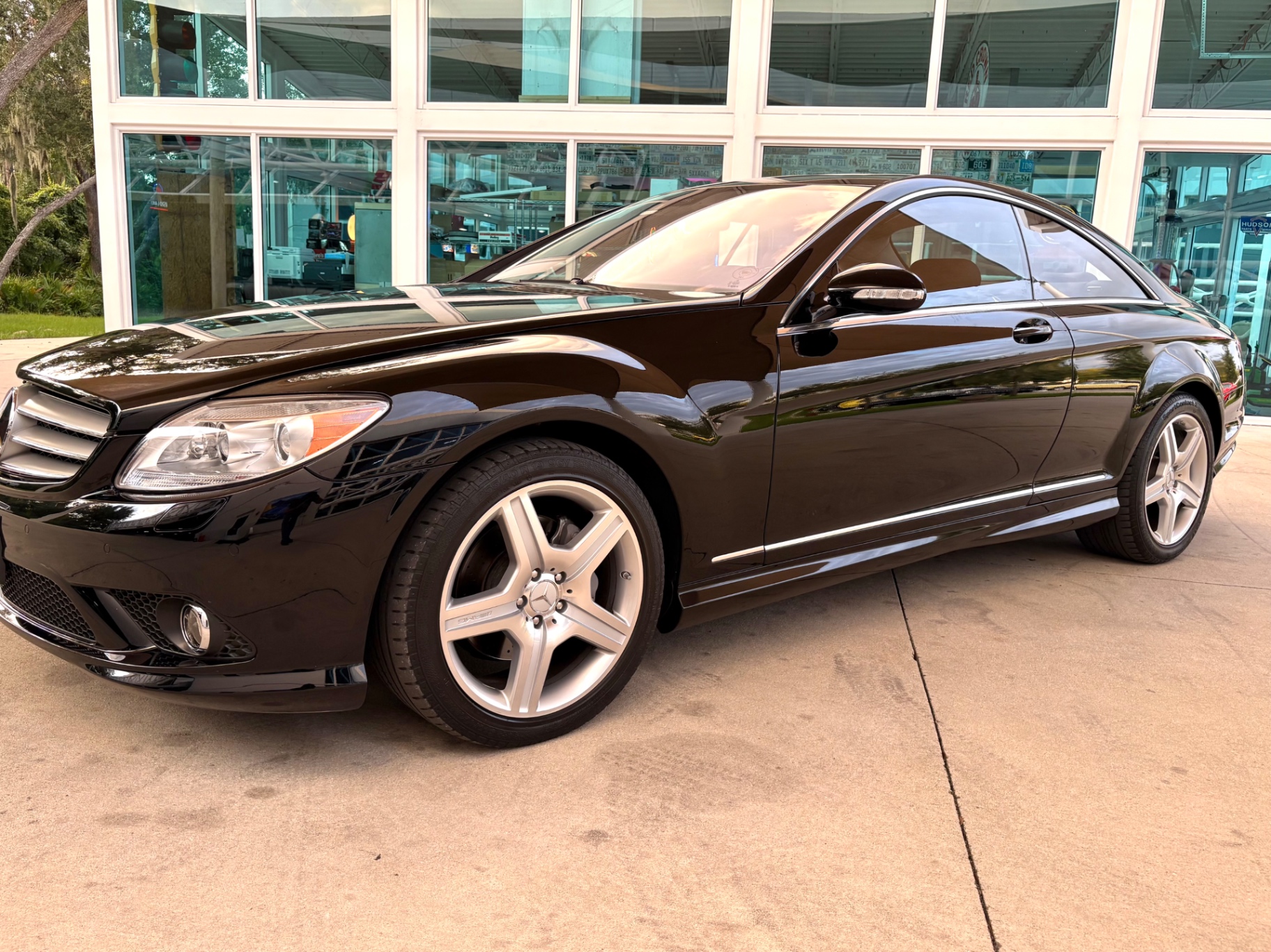 Vehicle photo 12