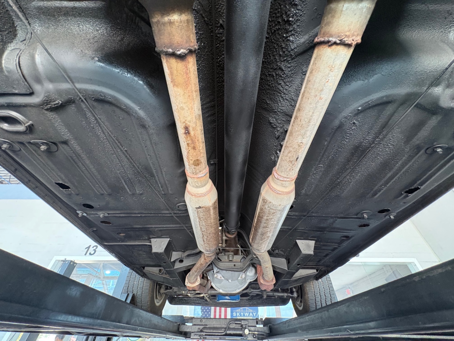 Vehicle photo 46