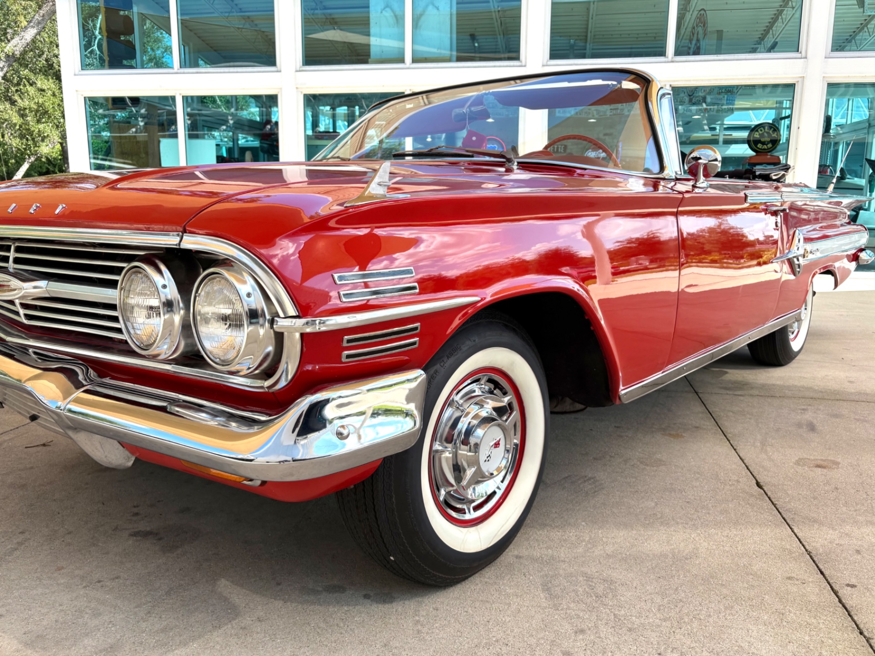 Vehicle photo 10
