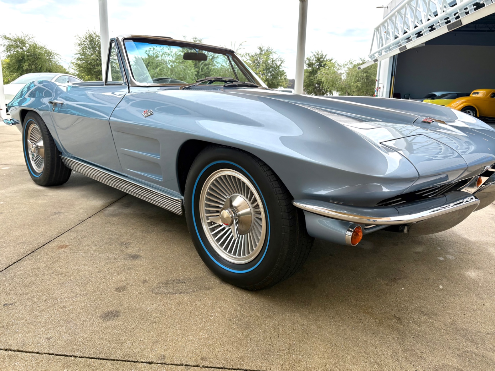 Vehicle photo 20