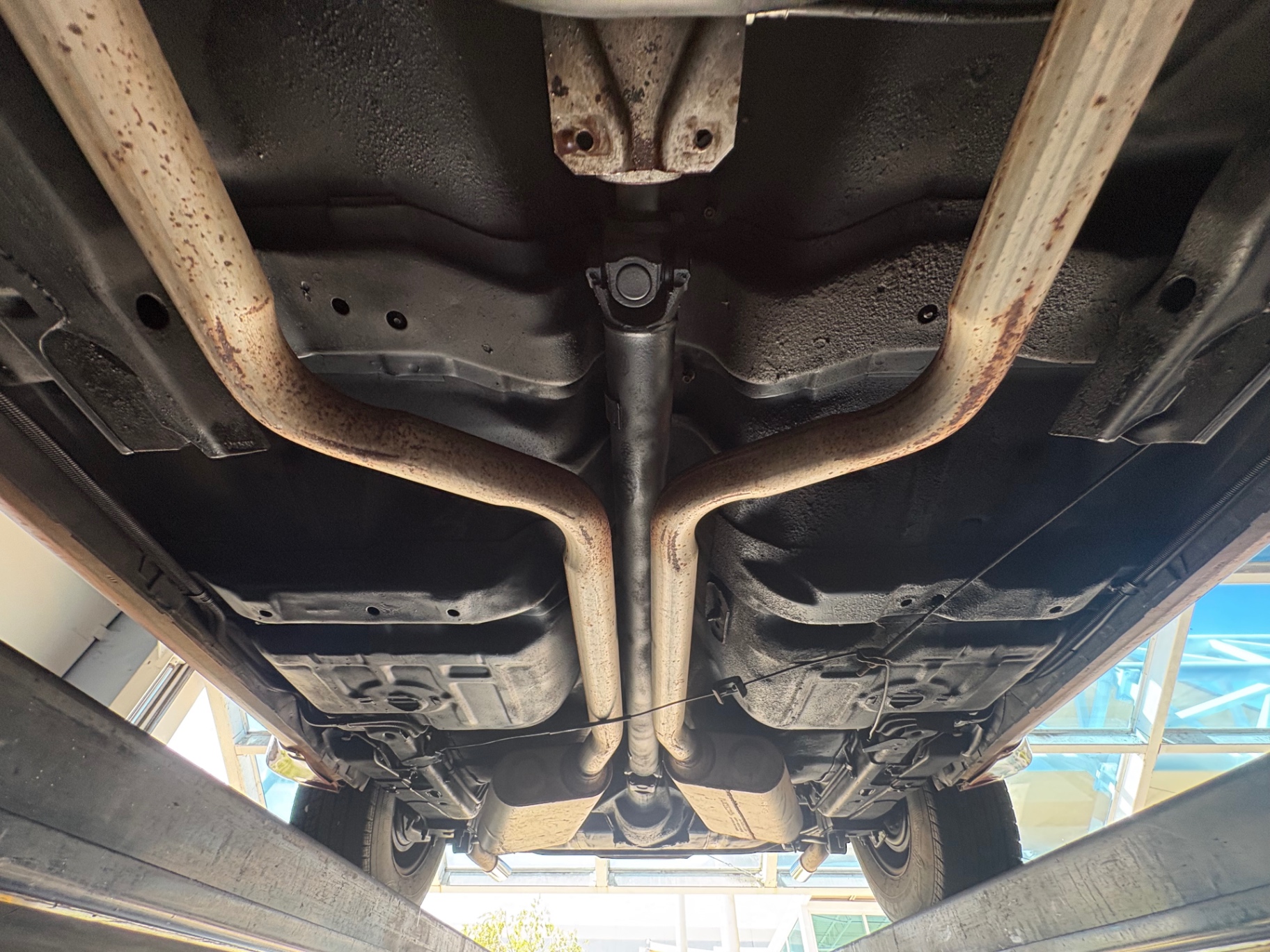 Vehicle photo 54