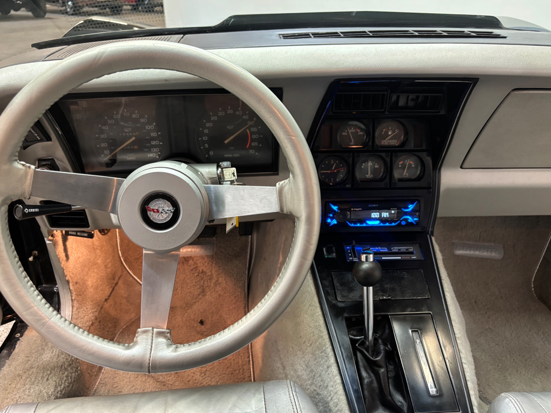 Vehicle photo 24