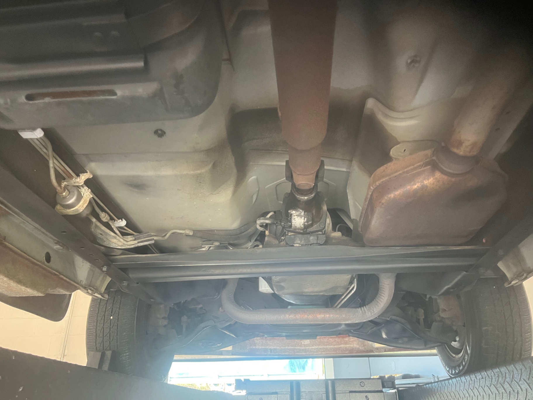 Vehicle photo 34