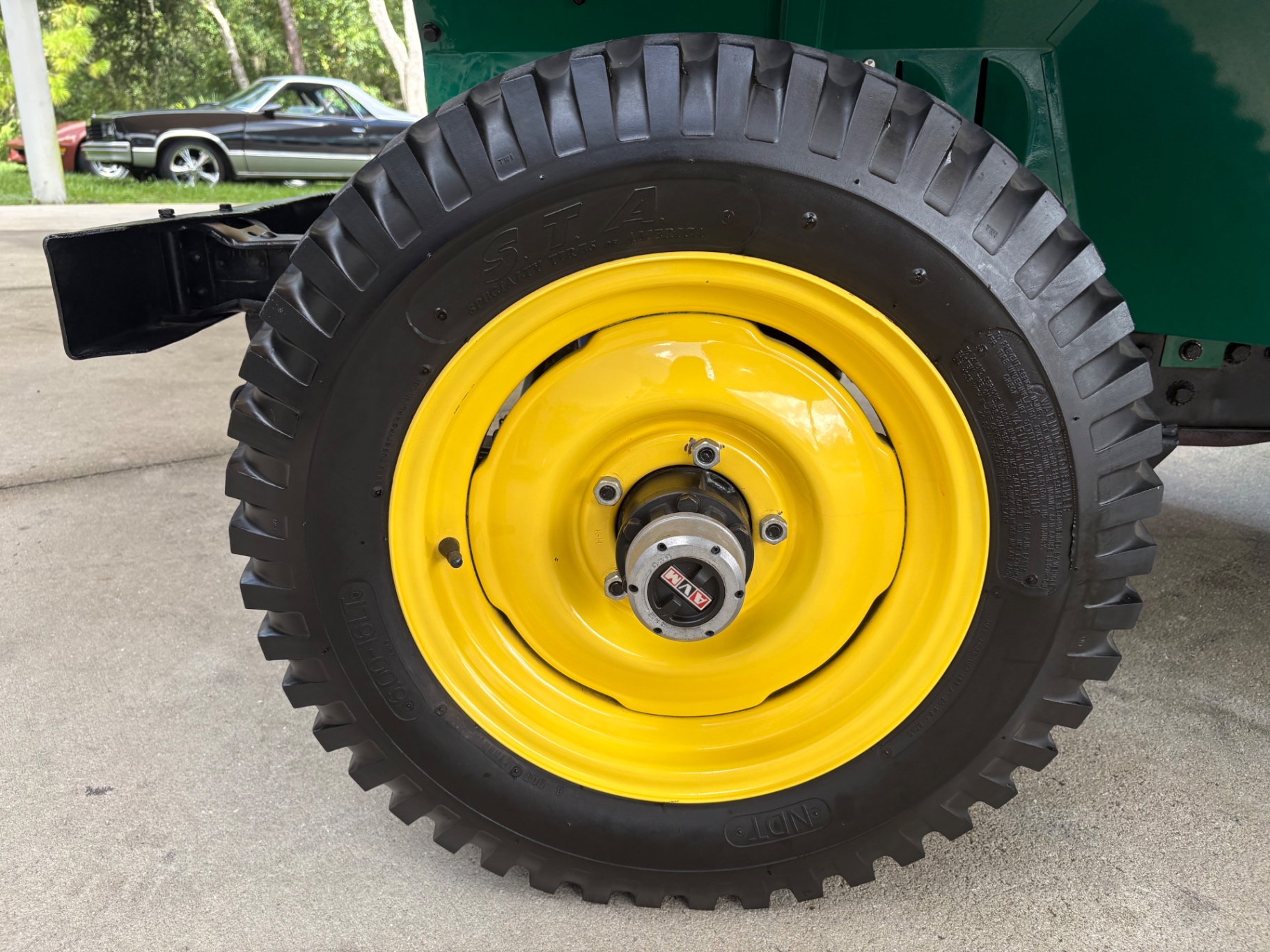 Vehicle photo 21