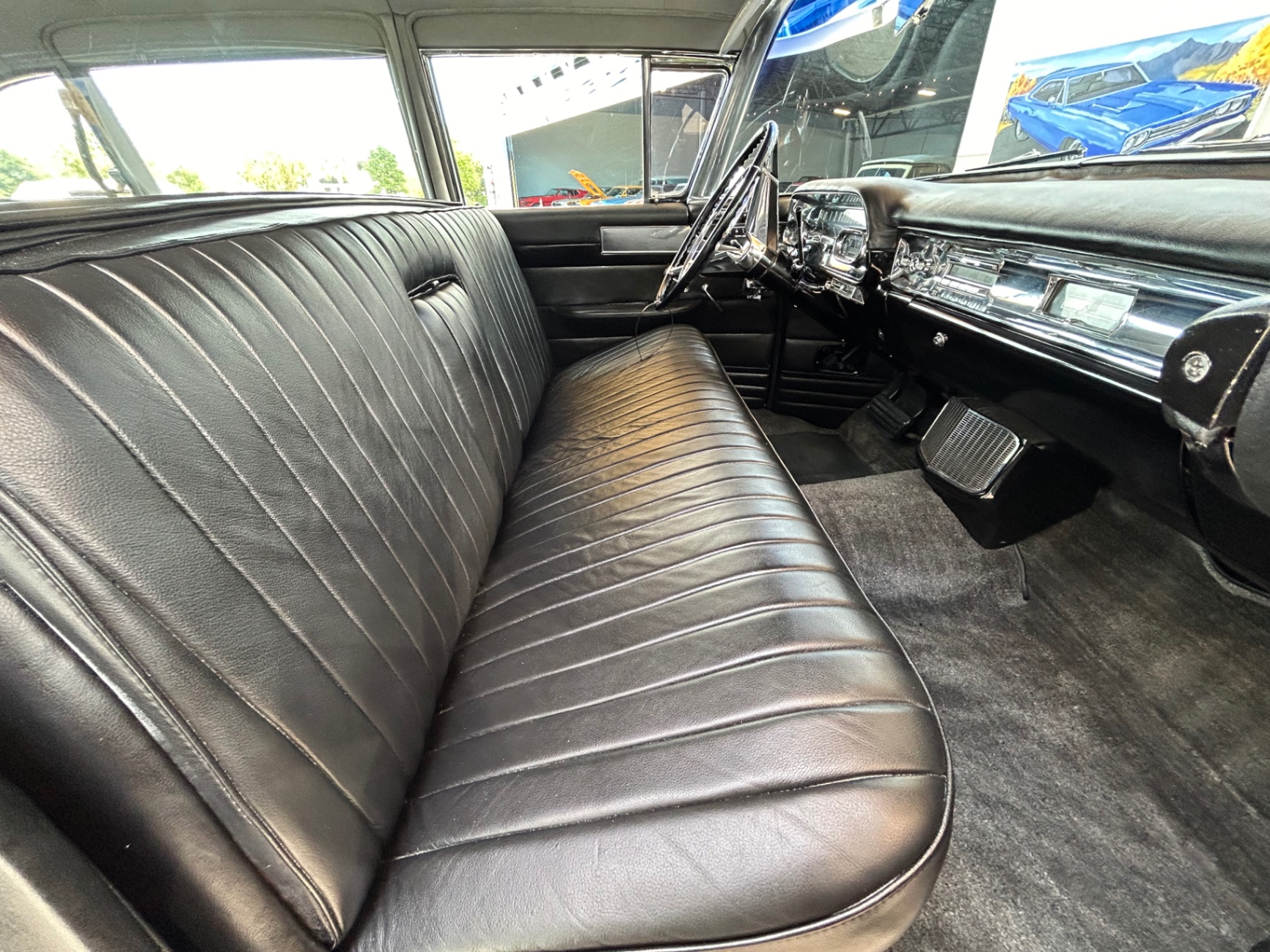 Vehicle photo 29