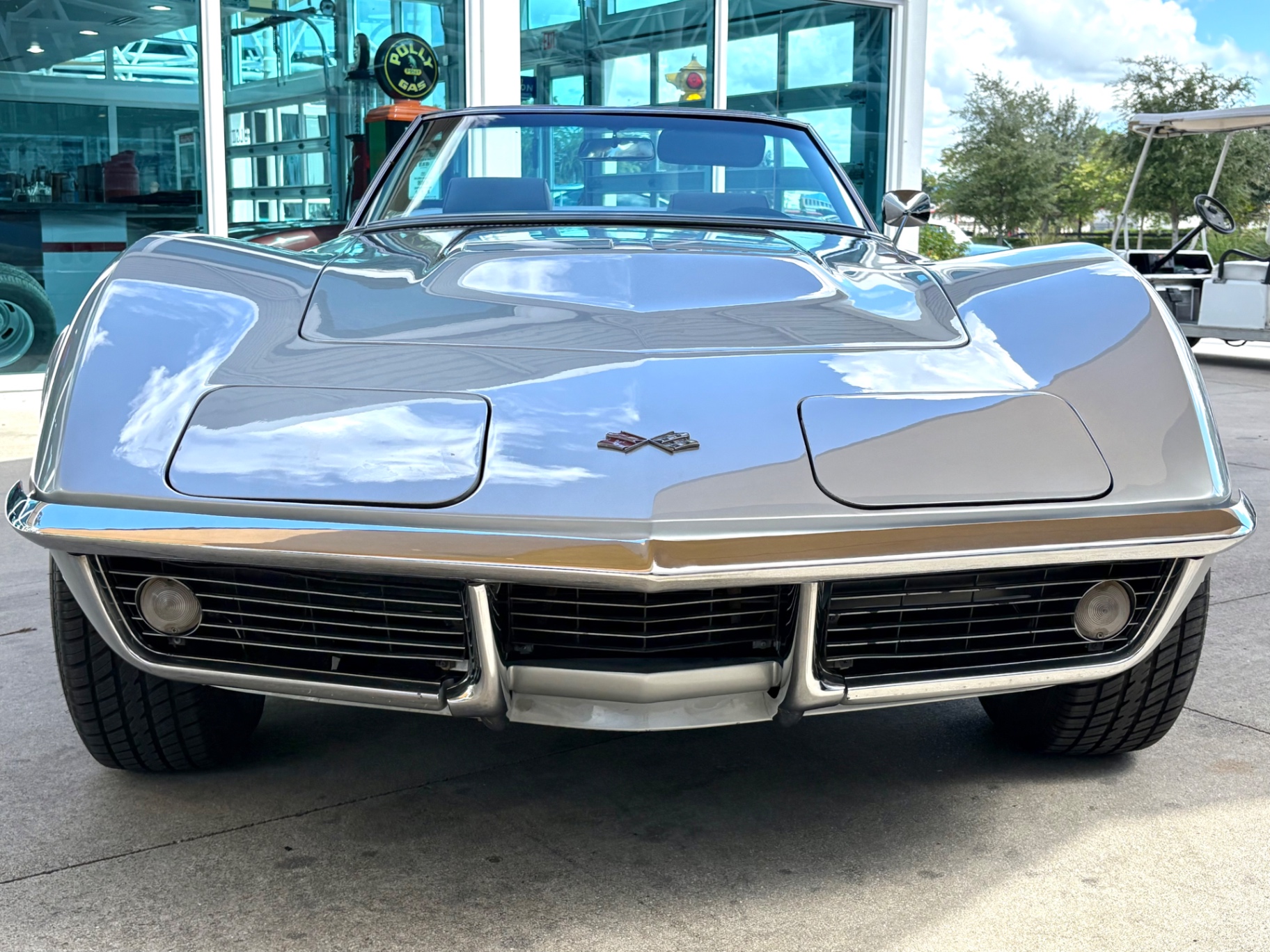 Vehicle photo 2