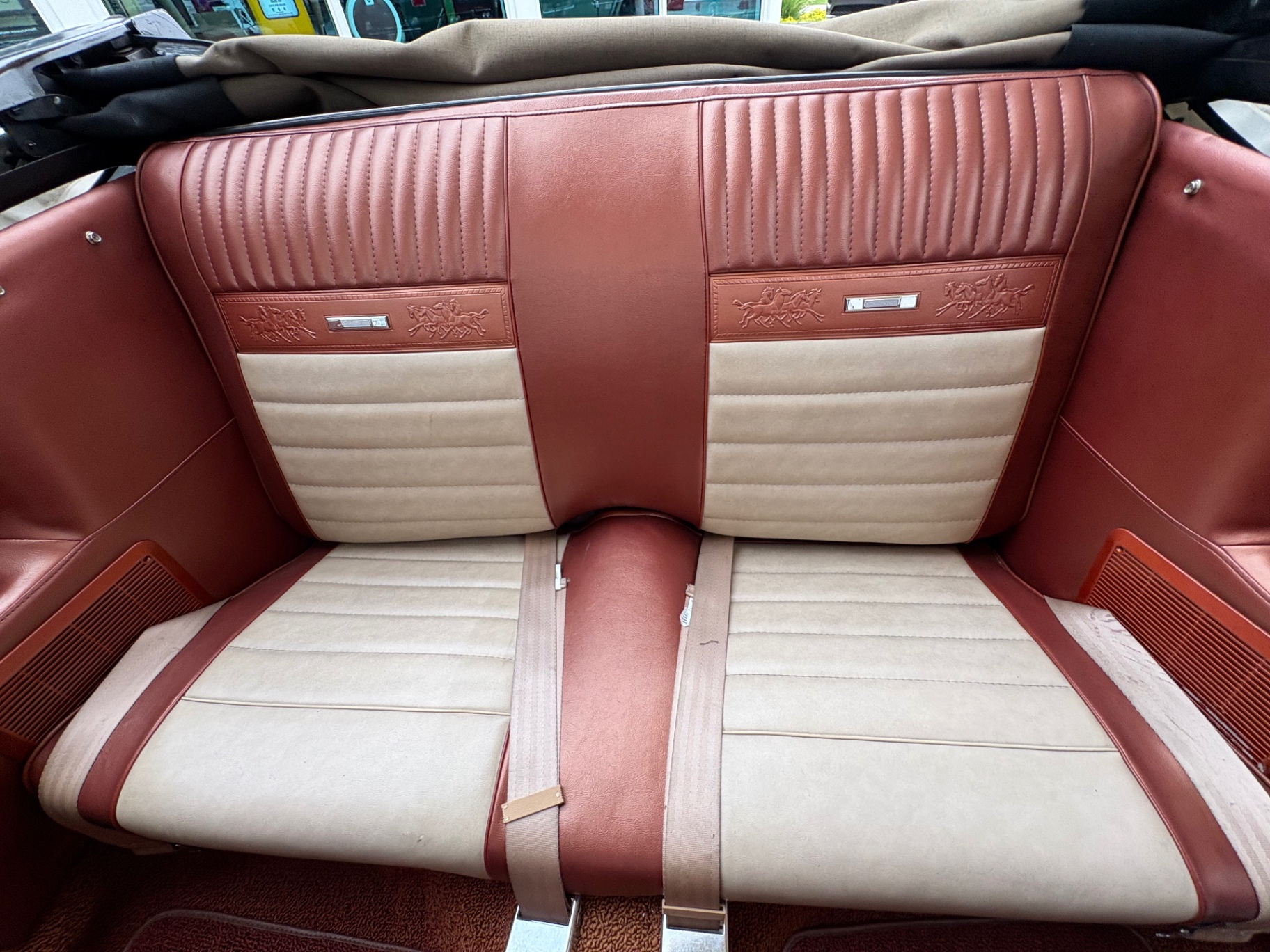 Vehicle photo 41