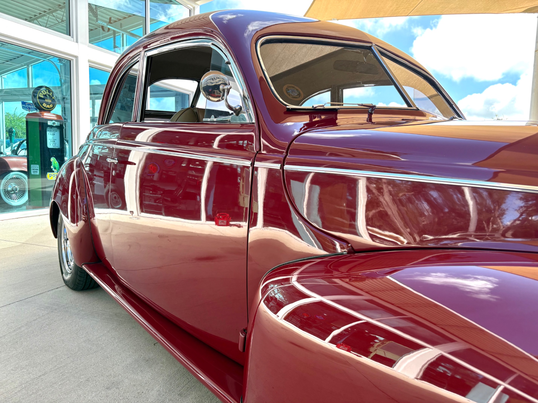 Vehicle photo 17