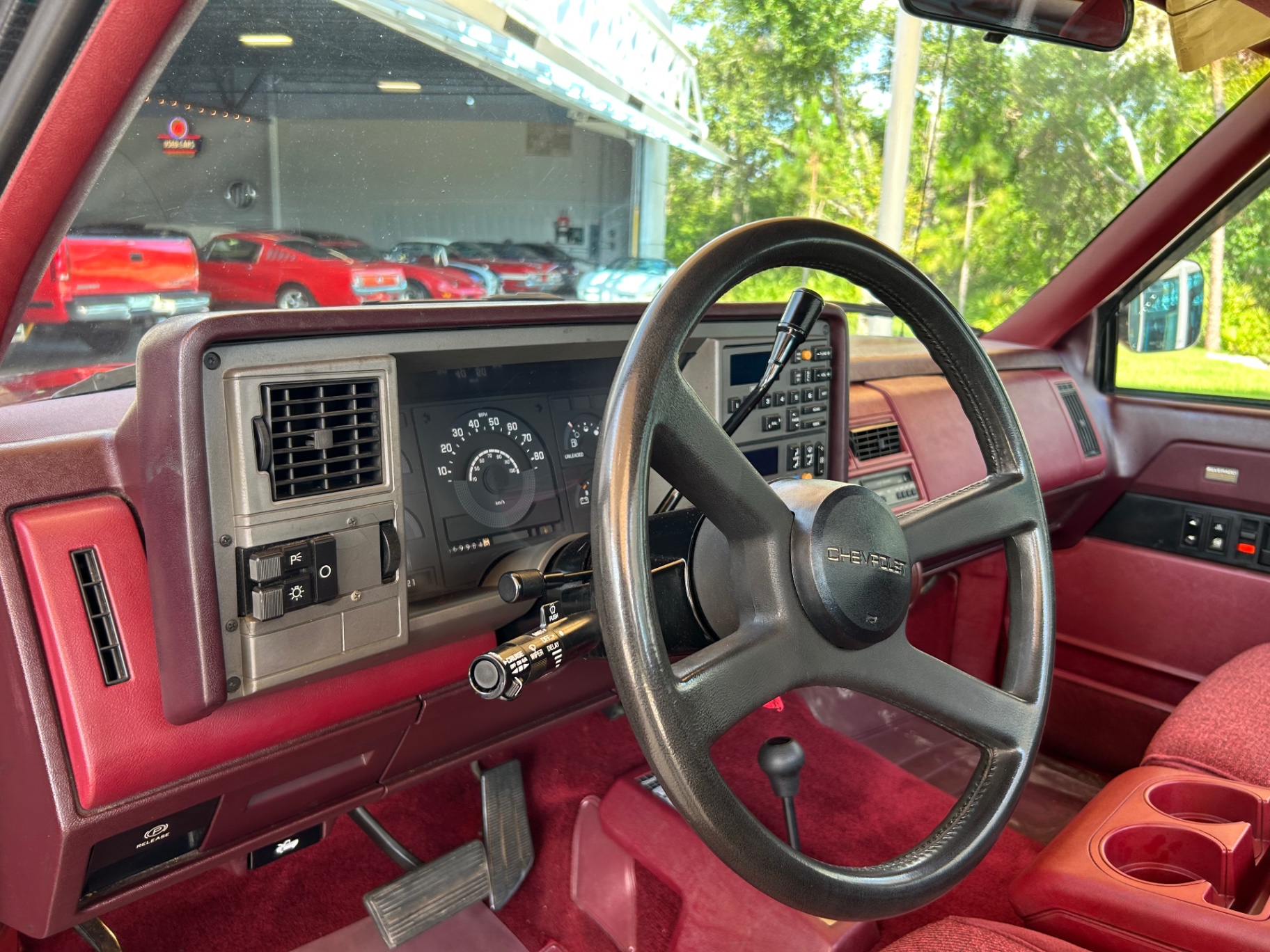 Vehicle photo 35