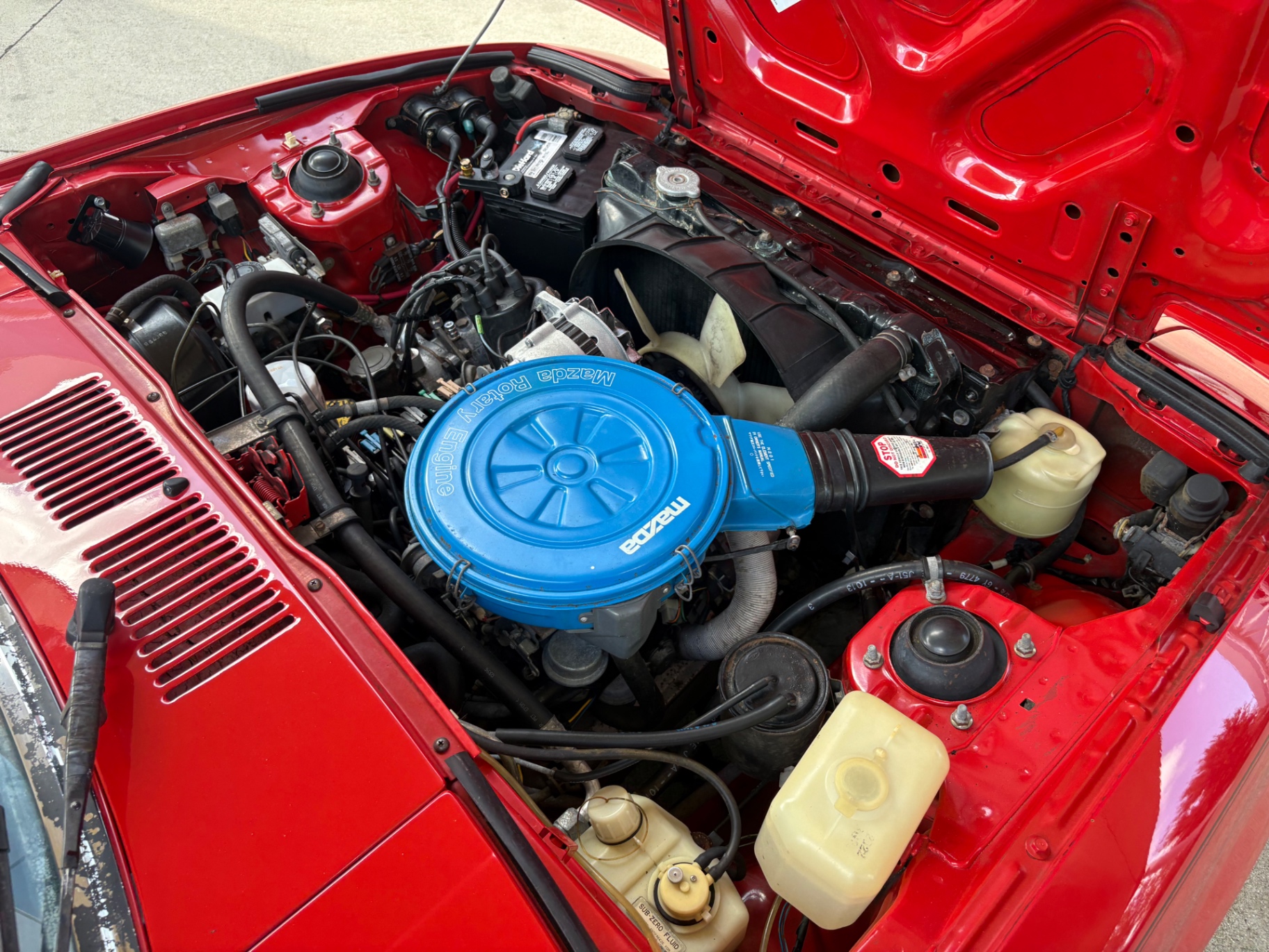 Vehicle photo 28