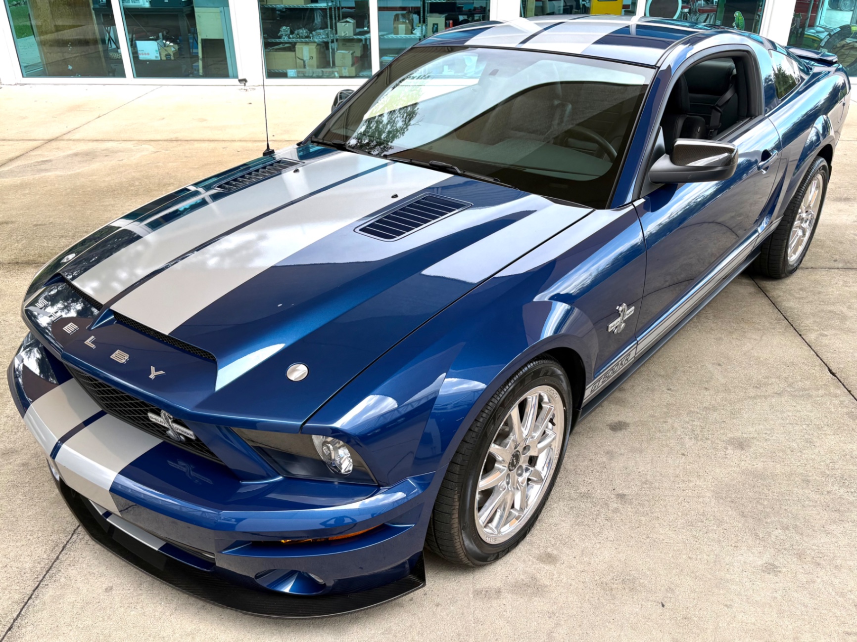 Vehicle photo 20