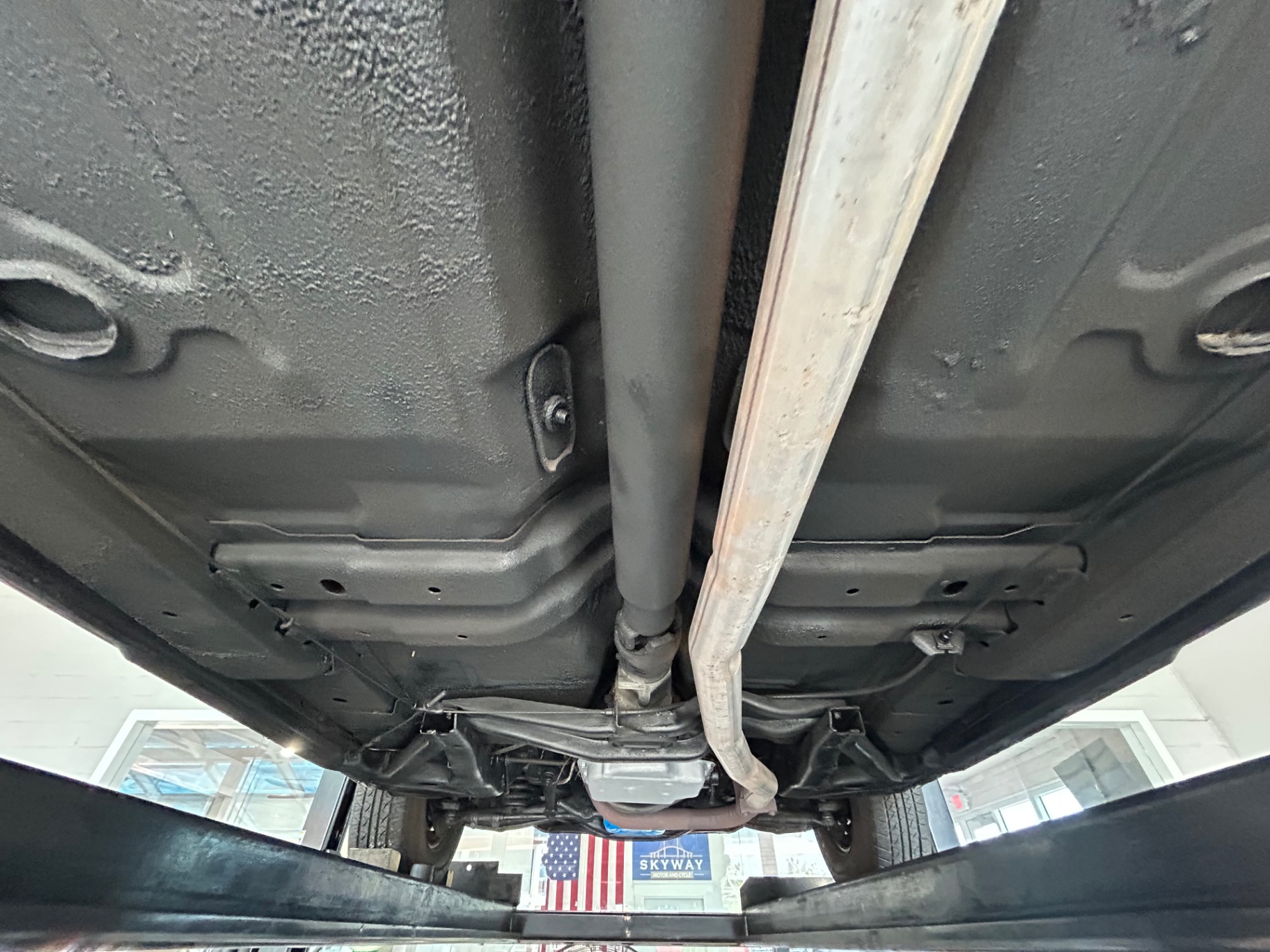 Vehicle photo 46