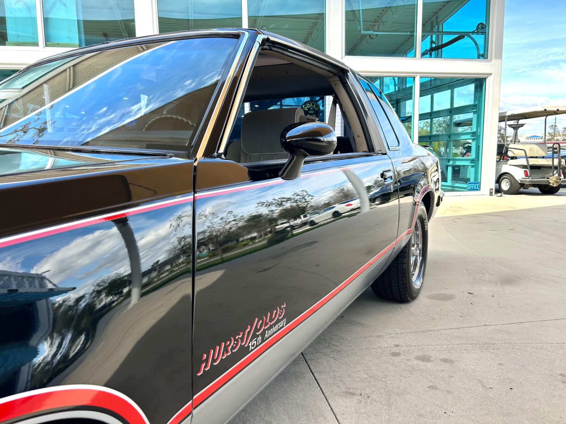 Vehicle photo 11