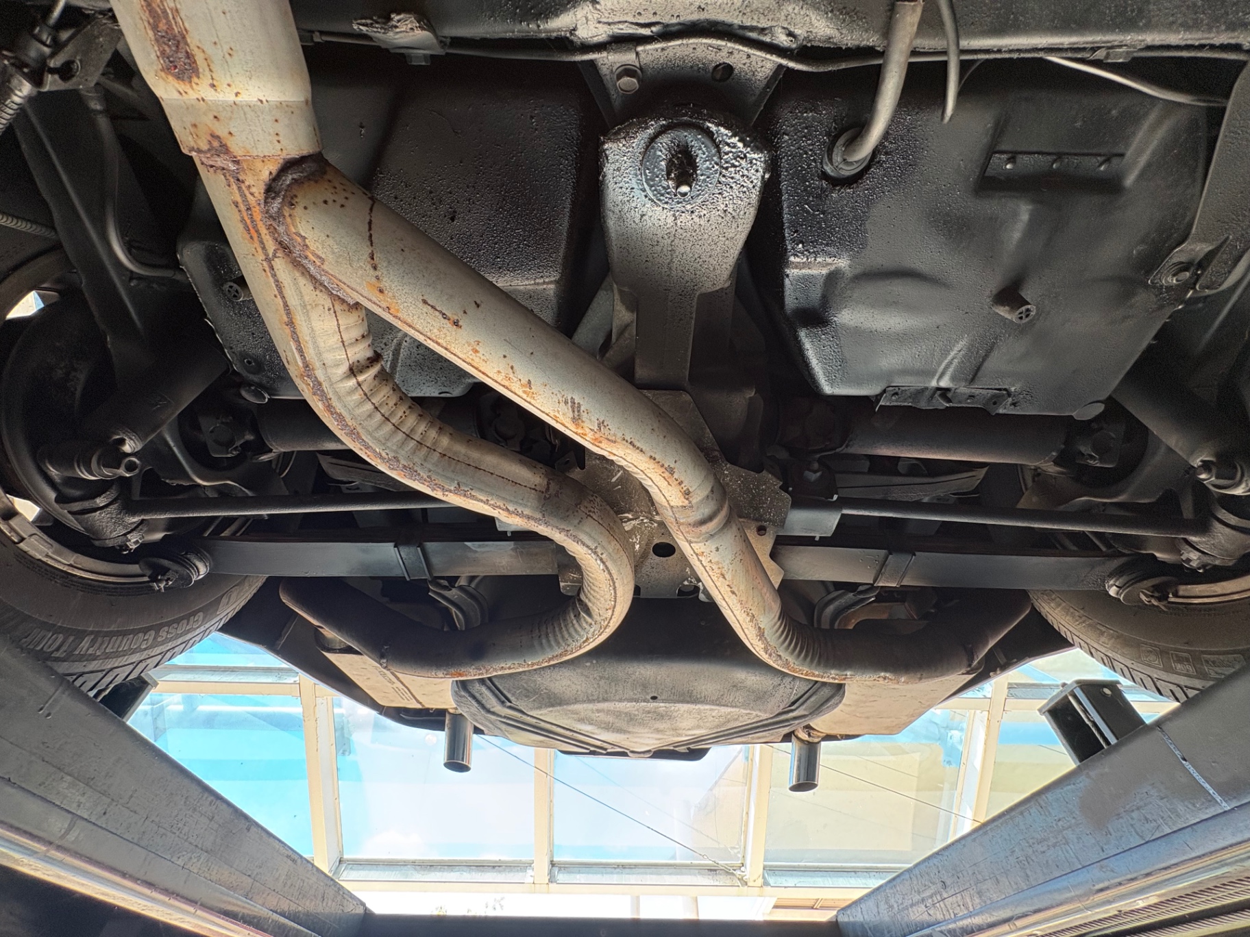 Vehicle photo 54
