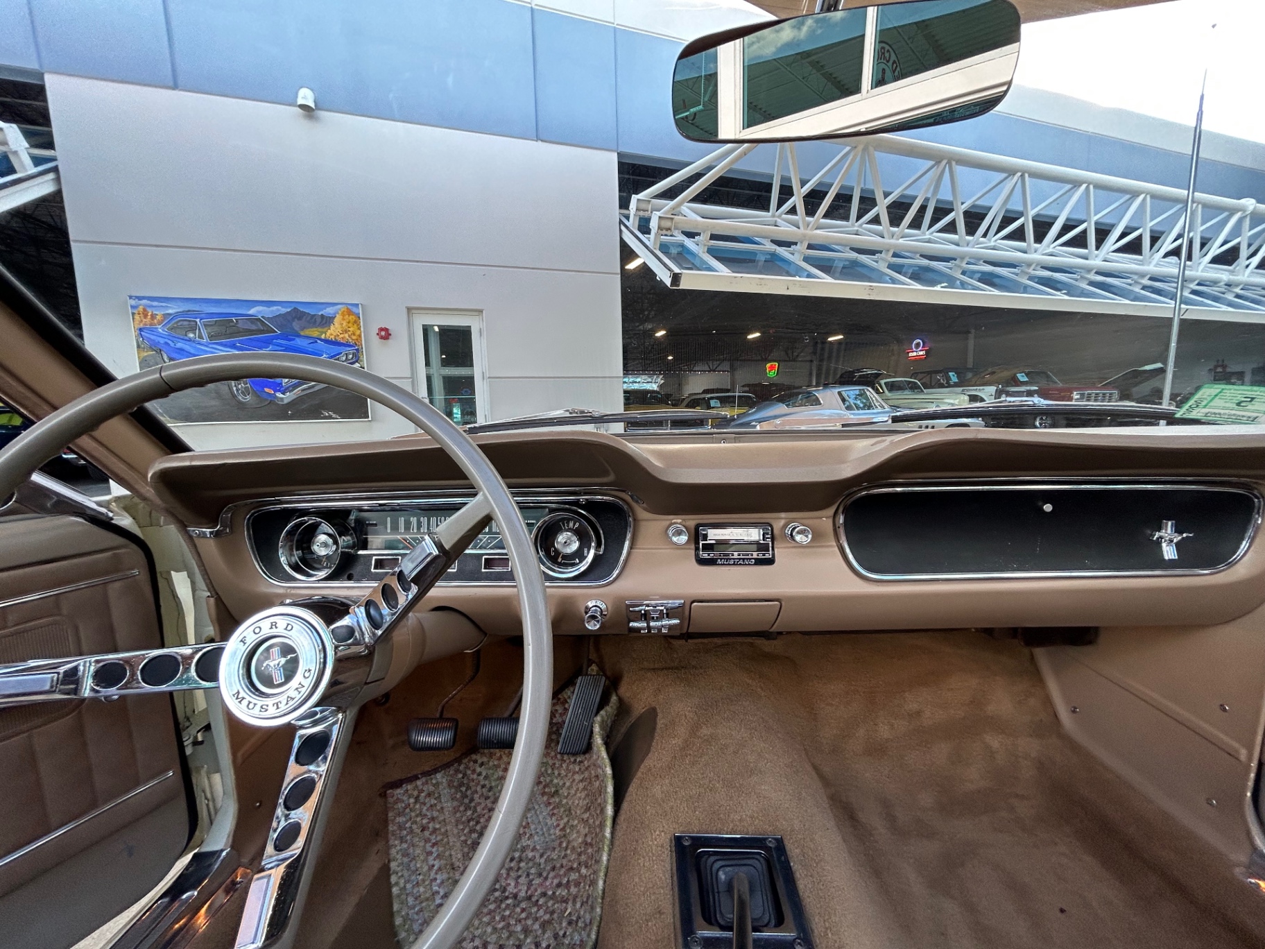 Vehicle photo 25