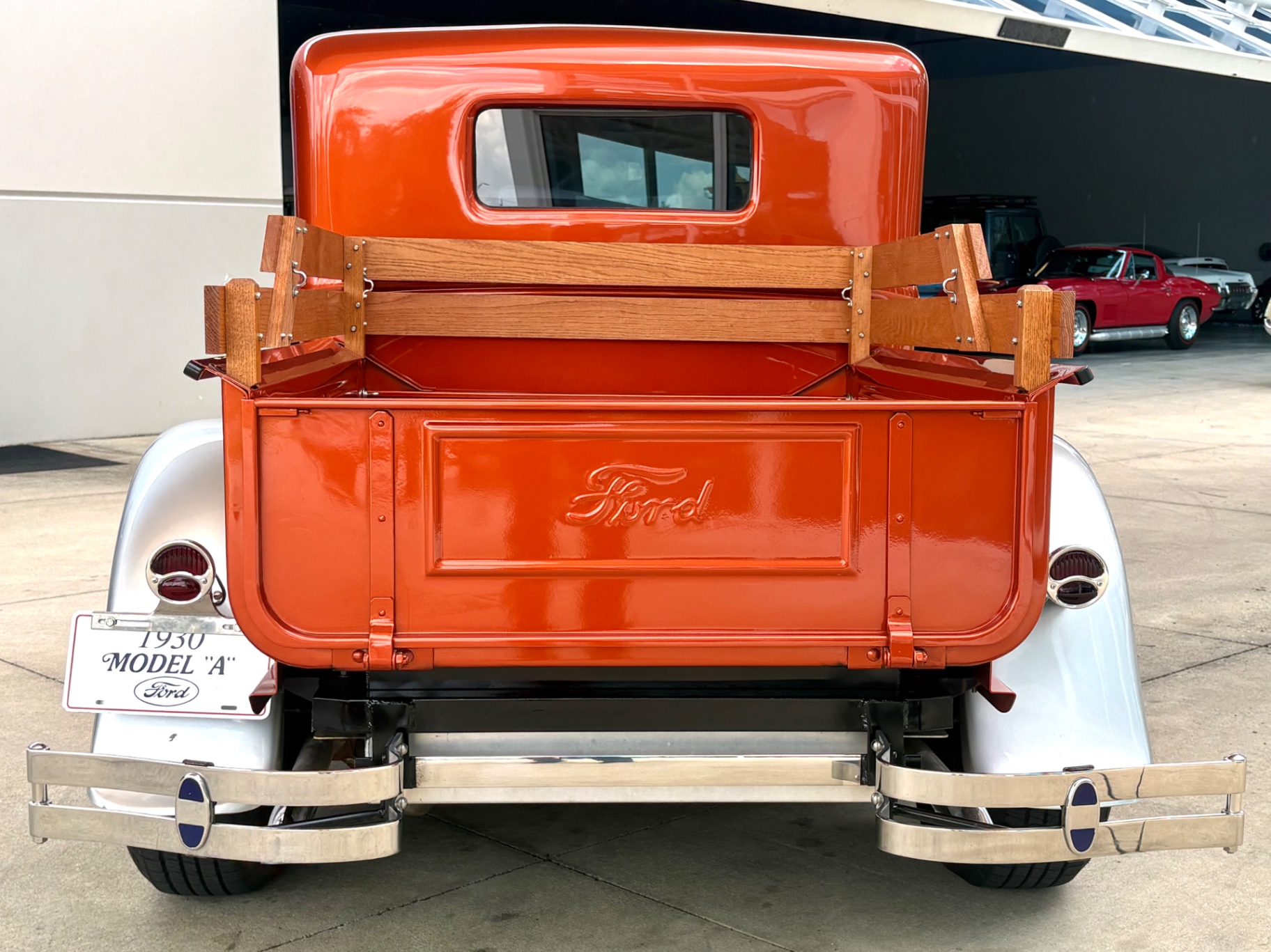 Vehicle photo 7