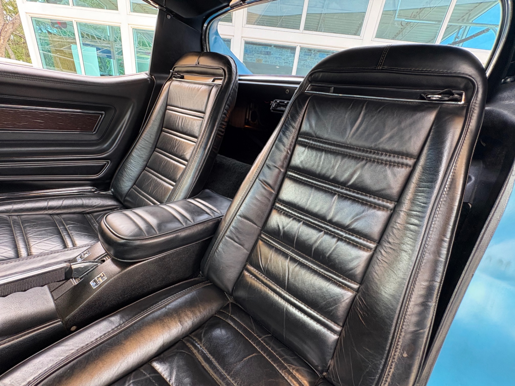 Vehicle photo 36