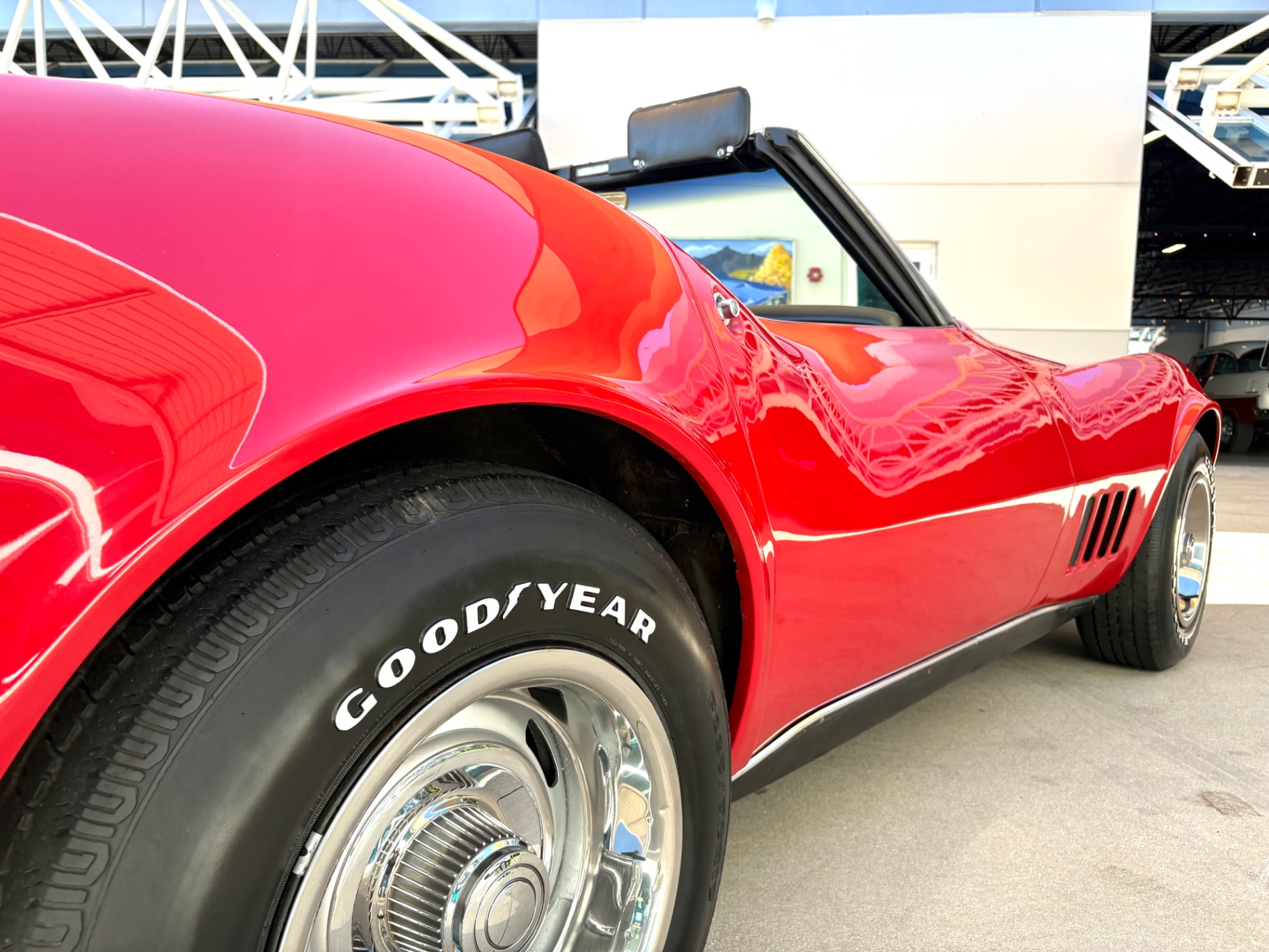 Vehicle photo 16