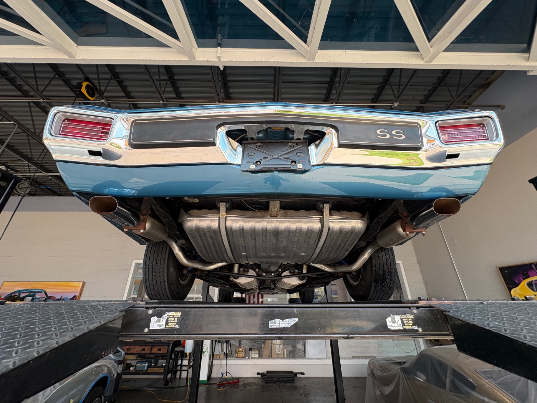 Vehicle photo 46